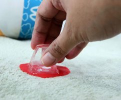 Что делать, если слайм прилип и засох на ковре и иных поверхностях? Как убрать лизуна в домашних условиях?